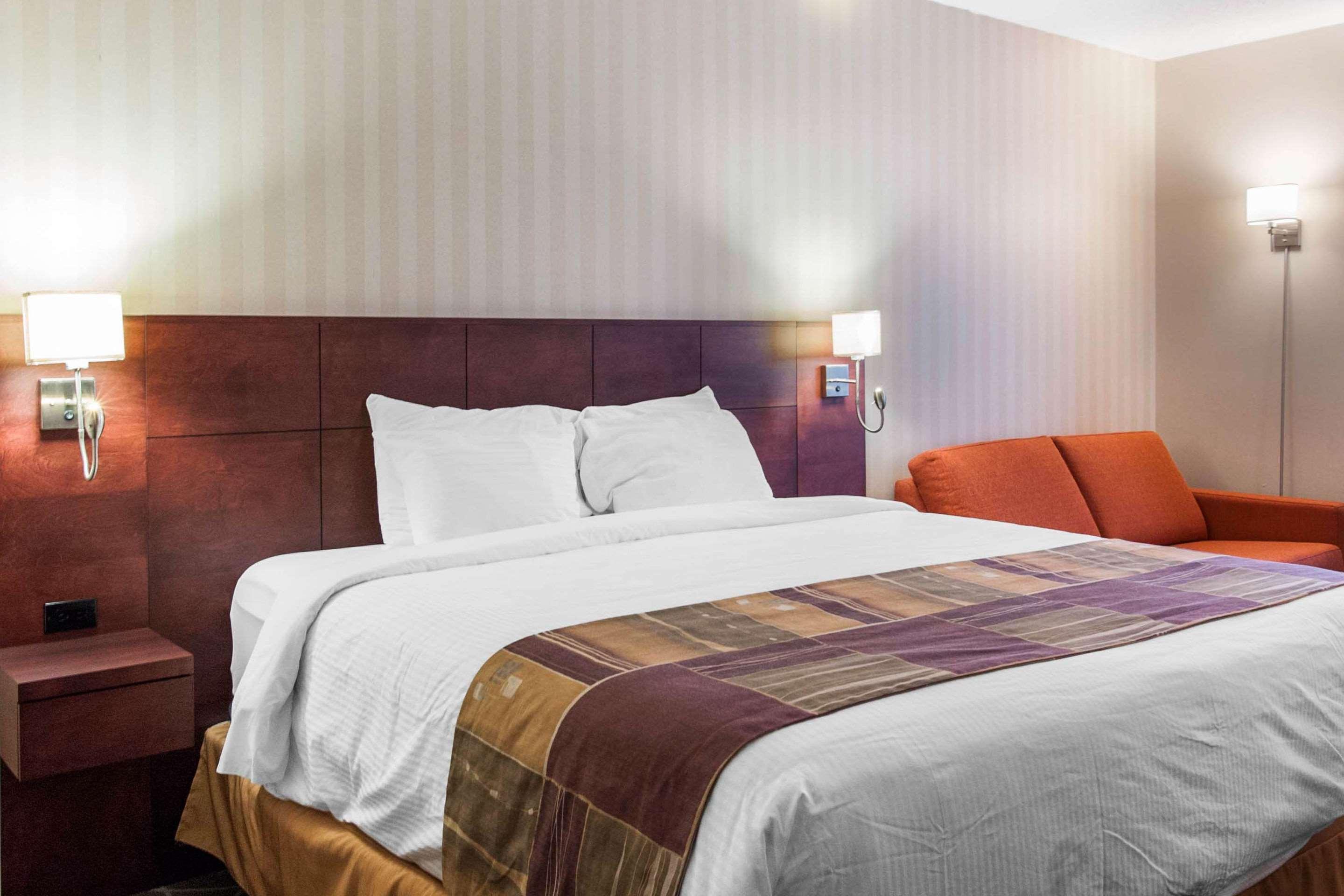 Quality Hotel & Suites Гандер Экстерьер фото