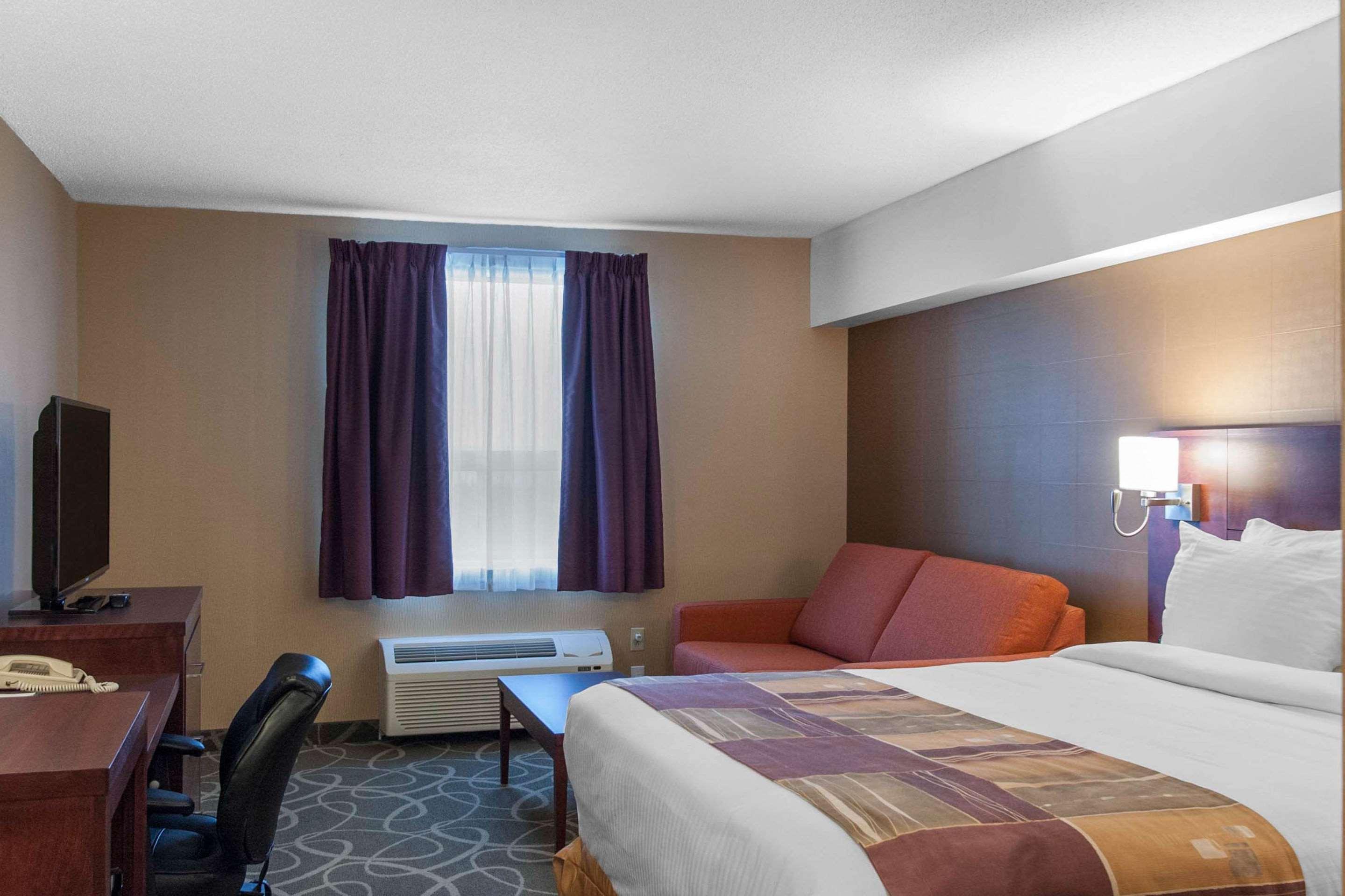 Quality Hotel & Suites Гандер Экстерьер фото