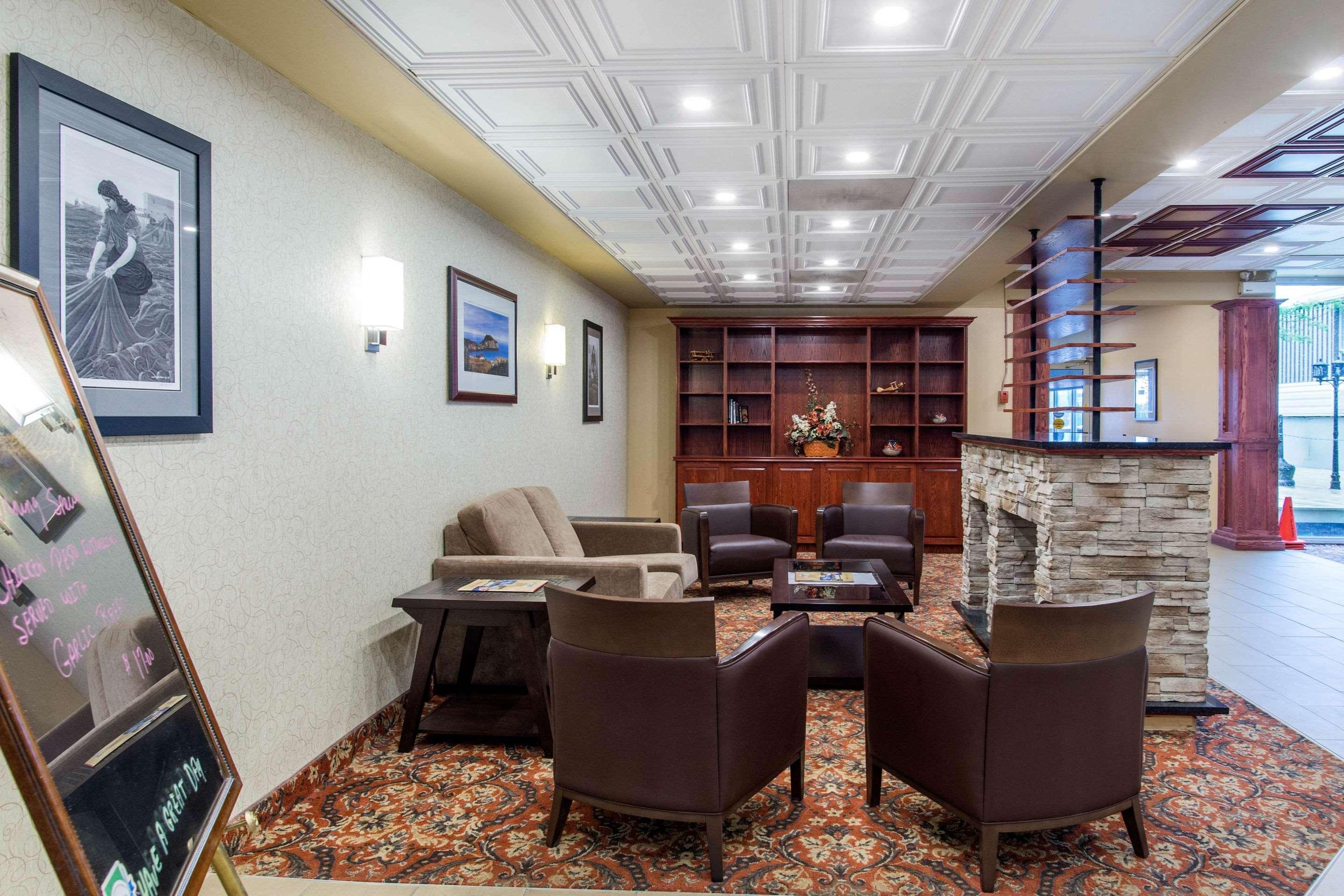 Quality Hotel & Suites Гандер Экстерьер фото